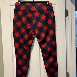 Crown & Ivy Women Red and Navy Checkered Leggings